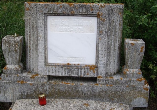 Lutsch Michael 1923-1979 Grabstein